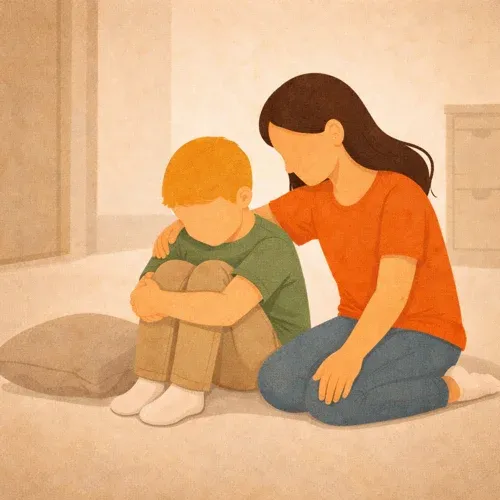 Frau hat den Arm um einen Kind gelegt